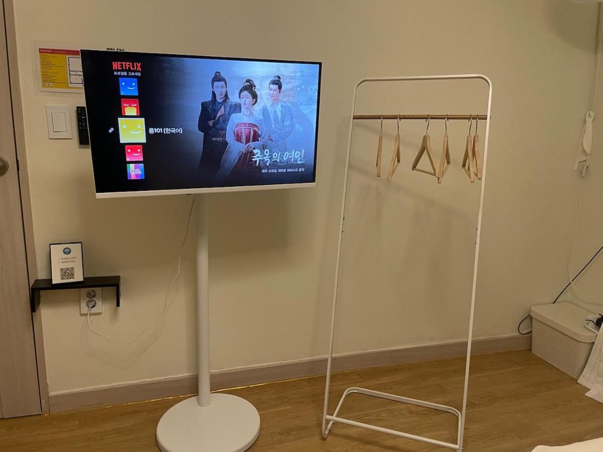Apartment Room101